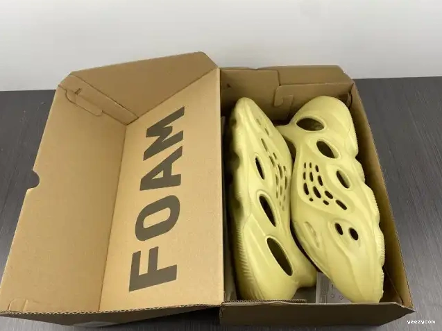 Foam Adidas GV6775 RNNR Yeezy Sulfur 0512